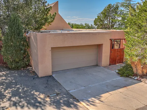 1064 Red Oaks Loop NE, Albuquerque, NM 87122