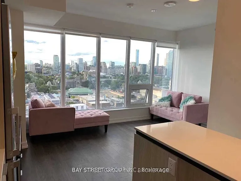 203 College St #1706 — Photo 2