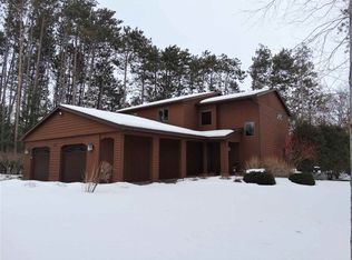 2111 Shadowview Cir, Plover, WI 54467