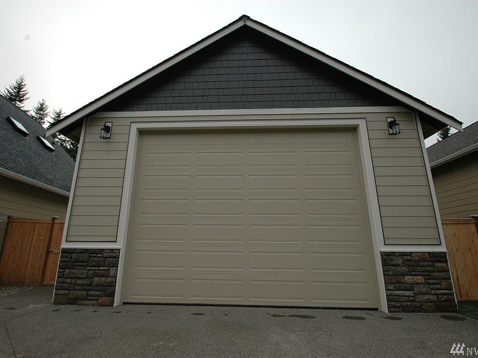 2nd image of 3124 Viewcrest Ln SE