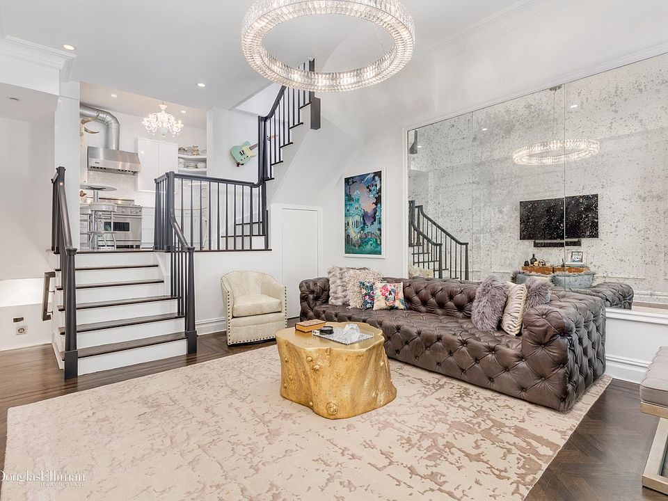 1st image of 153 Charles St #9