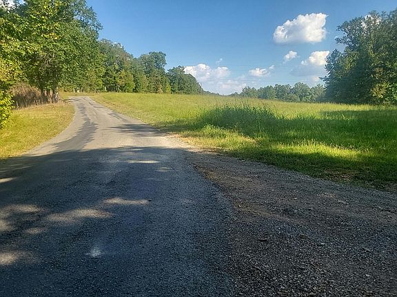4th image of 309 Little Shawnettee Rd