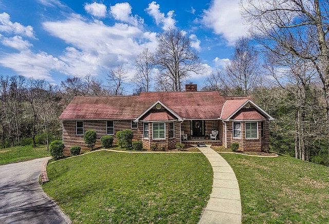 1st image of 516 Winding River Ln