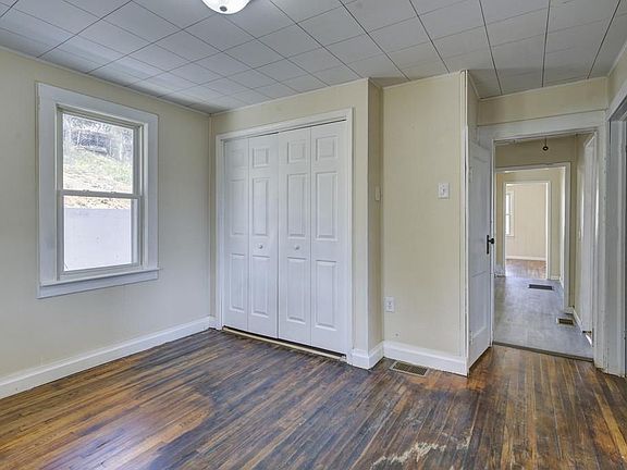 5th image of 522 Fairview Ave