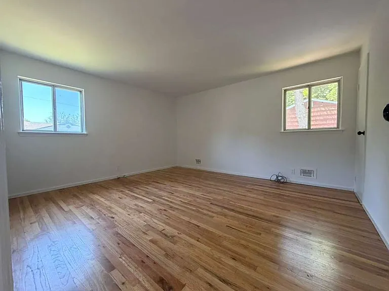 4 Greentree Dr — Photo 15