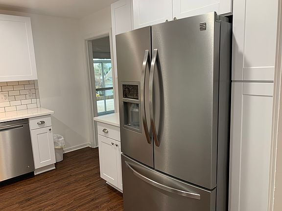 3rd image of 462 Algene St