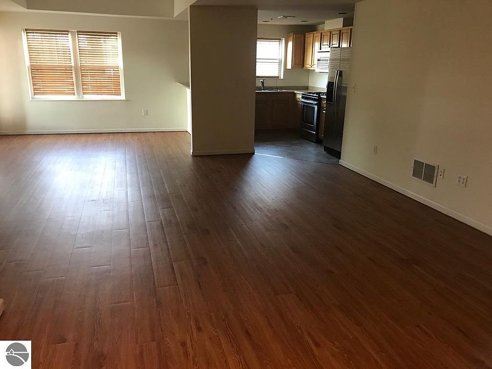 1st image of 108 N Lake St