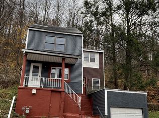 321 Peacock St, Pottsville, PA