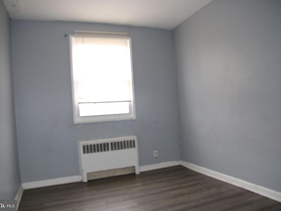 3rd image of 29 Bruce Park Dr