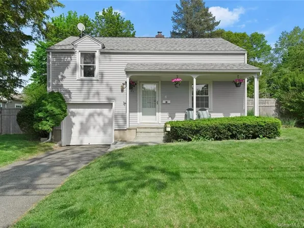 6 Chatham Drive, Norwalk, CT 06854