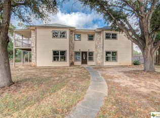 1100 River Oak Dr, Seguin, TX 78155