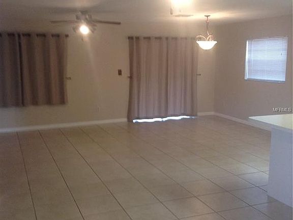 3rd image of 5335 Poinsetta Ave