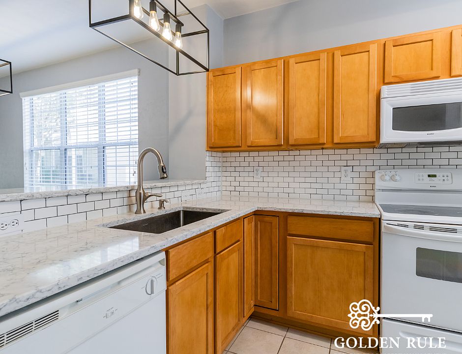 1st image of 901 NW 21st Ave #1