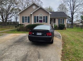 409 Aurora Blvd, Matthews, NC 28104