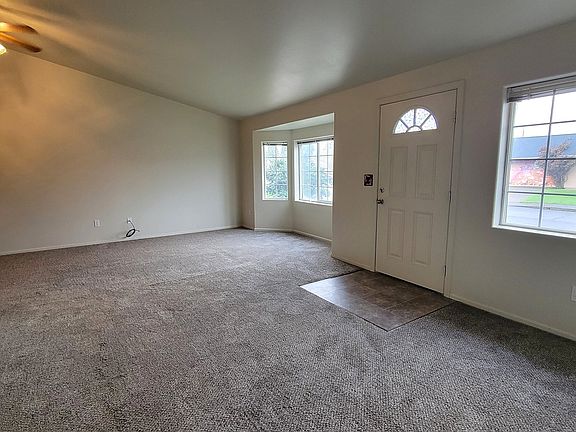 2nd image of 919 S 37th Pl