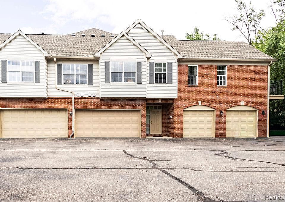 1st image of 23044 Williamsburg Cir