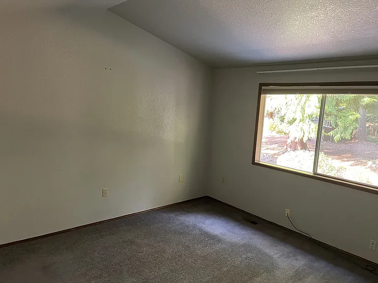 7410 Lazy South Ln NE — Photo 24