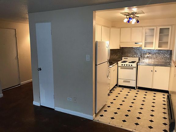 4th image of 1121 Ogden St APT 102
