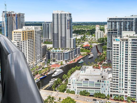 3rd image of 100 E Las Olas Boulevard #3303
