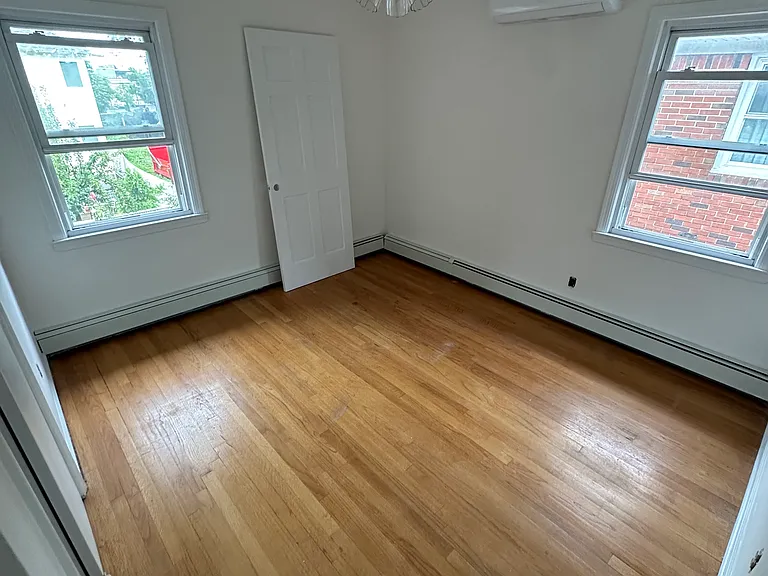 188 Evergreen Ave #2 — Photo 5