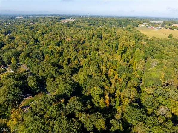 Coldbrook Dr, Mantua, OH 44255