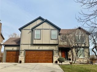 15319 S Foxridge Dr, Olathe, KS 66062