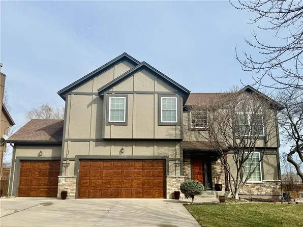 15319 S Foxridge Dr, Olathe, KS 66062