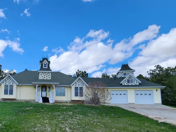 4744 E Sargent Rd, Beatrice, NE 68310