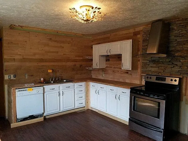 339 Carp St — Photo 12