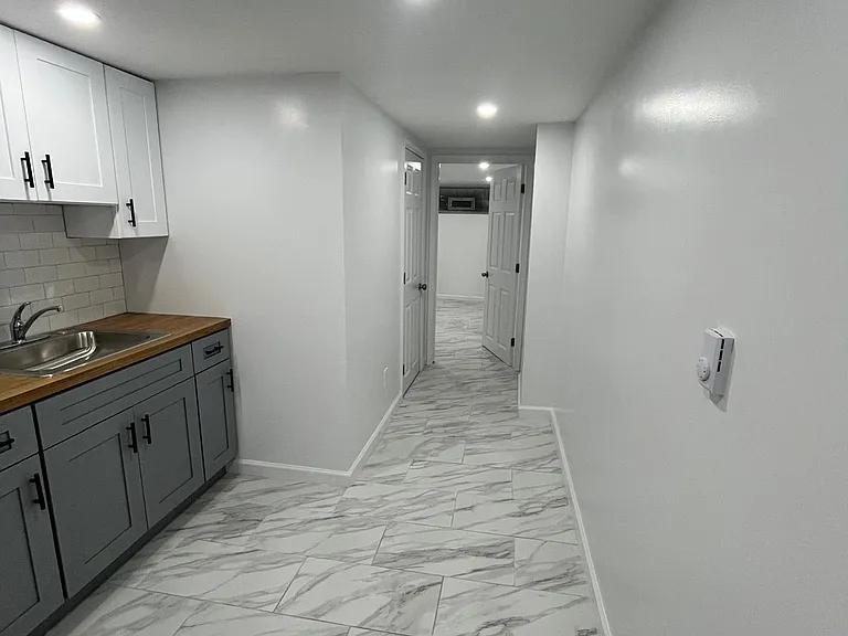 1011 Rosalie St — Photo 2