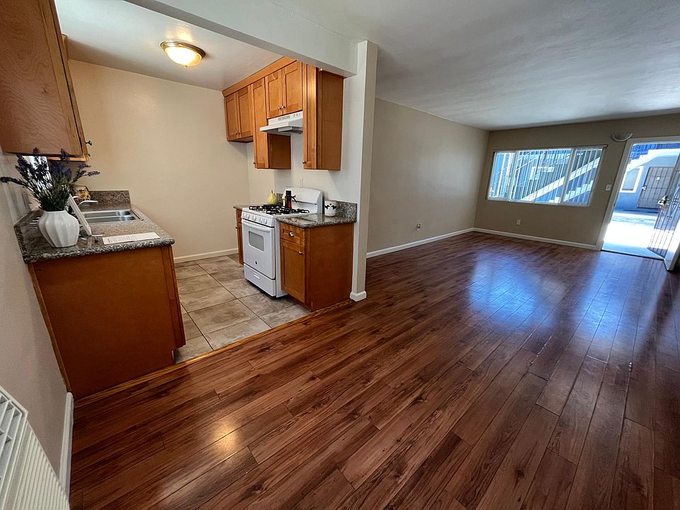 1st image of 13760 Sherman Way