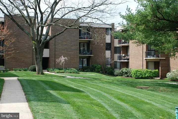 2005 Coleridge Dr #13303