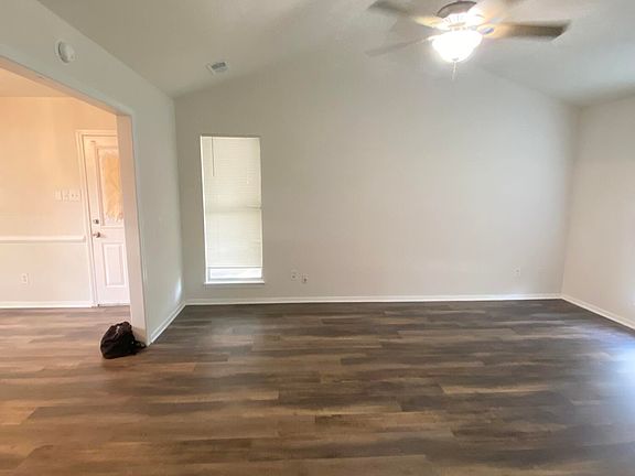3rd image of 3565 Shadow Oaks Pkwy