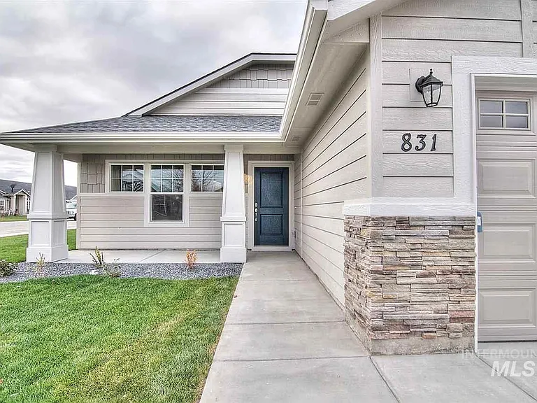 831 N Cottage Cove Way — Photo 2