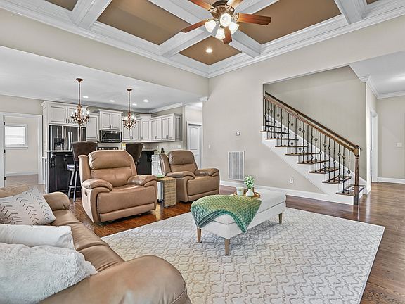 5th image of 89 Kailors Cove Cir