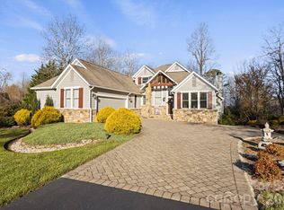 120 Founders Dr, Flat Rock, NC 28731
