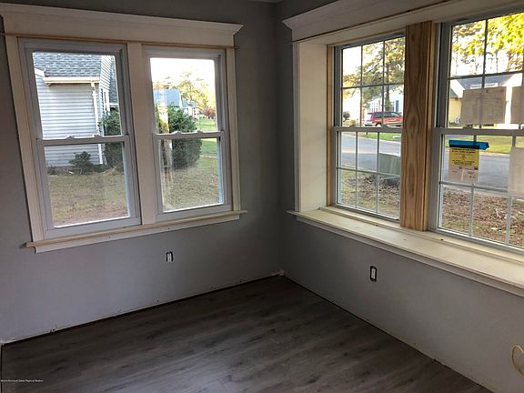 3rd image of 9 Greenwood Ln #B