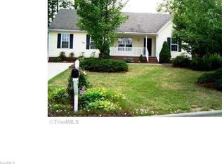 5906 Tall Pine Ct, Jamestown, NC 27282