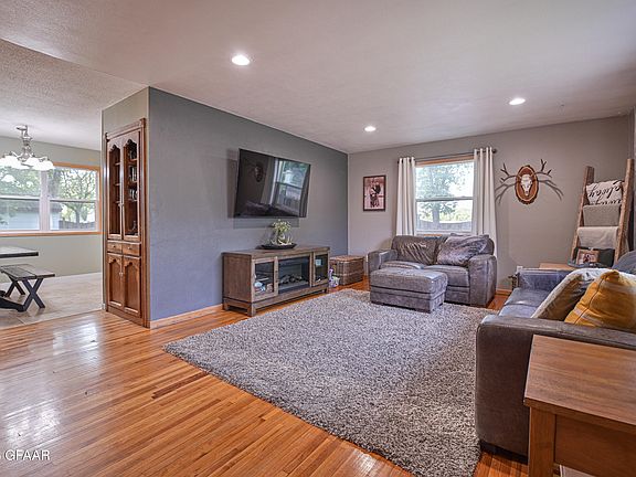 2nd image of 404 Mero Ct SE