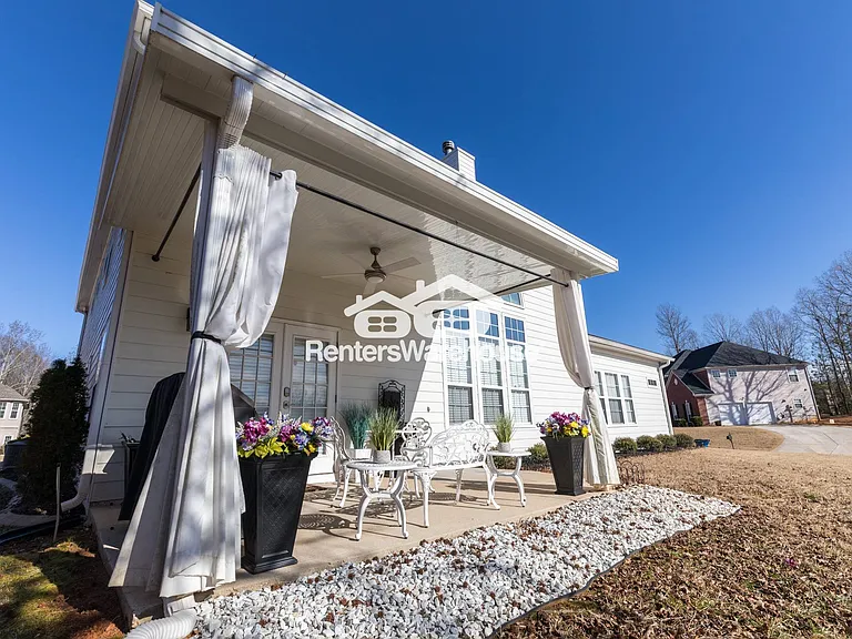 1900 Enfield Ct — Photo 48