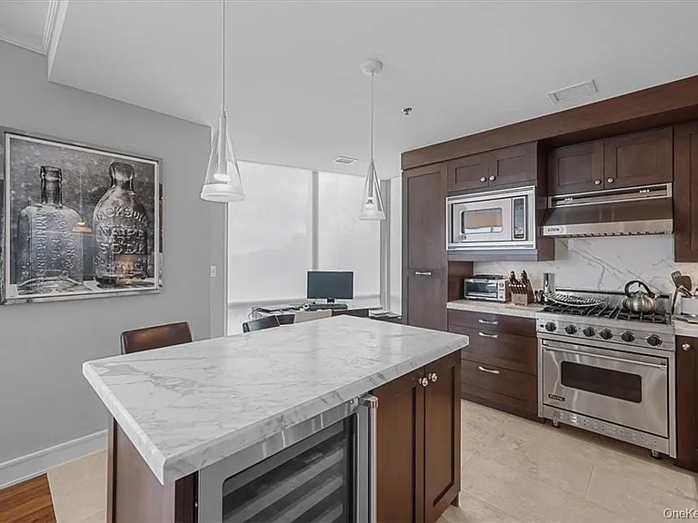 1 Renaissance Sq #24F — Photo 5