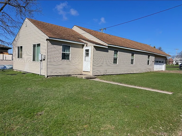 Jacobson Ln — Photo 1