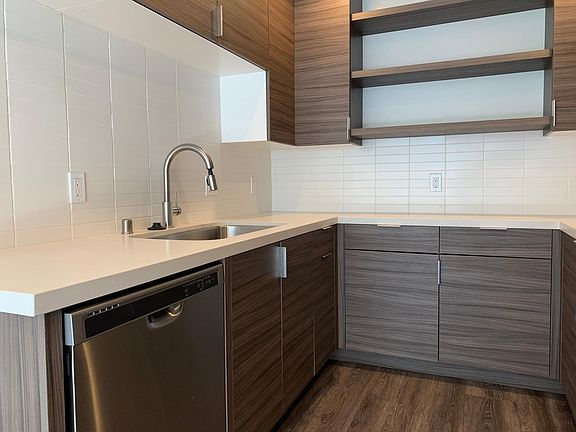 3rd image of 2640 Greenwich St APT 305