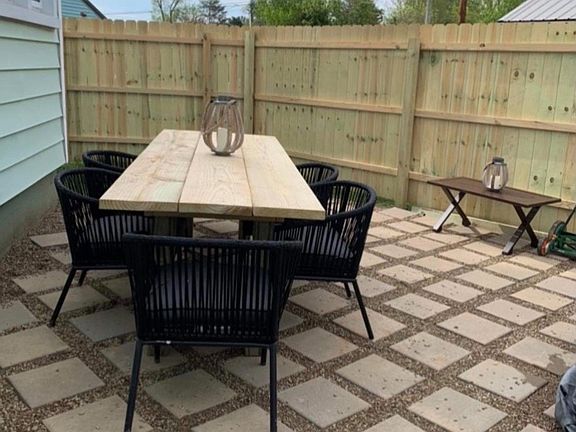 4th image of 210 Starr Pl