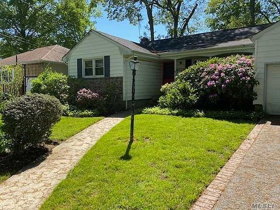 2nd image of 1426 Gaston St