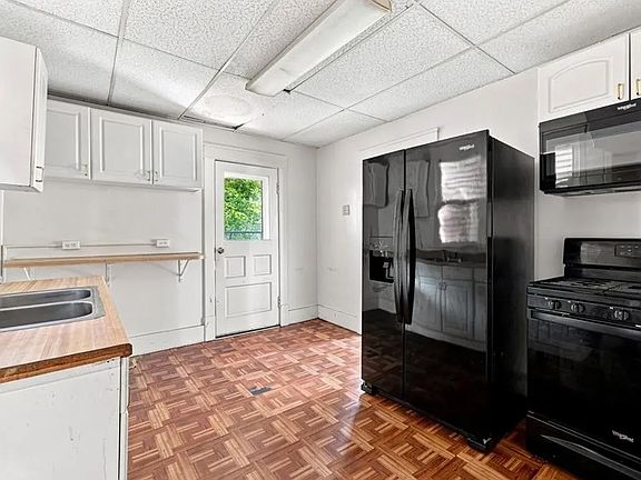 4th image of 429 Card Ave #2