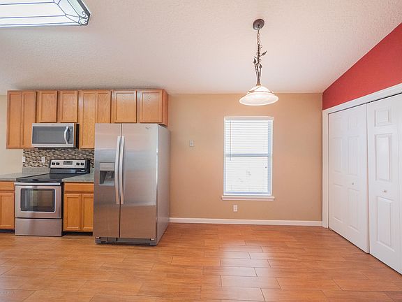 4th image of 3729 Briar Ln