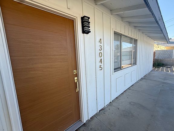 3rd image of 43045 Delaware St