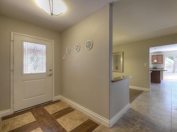 4th image of 4931 E Dahlia Dr
