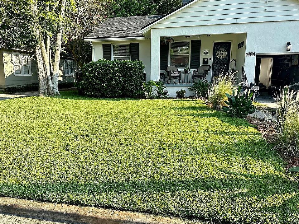 1st image of 3555 Dellwood Ave